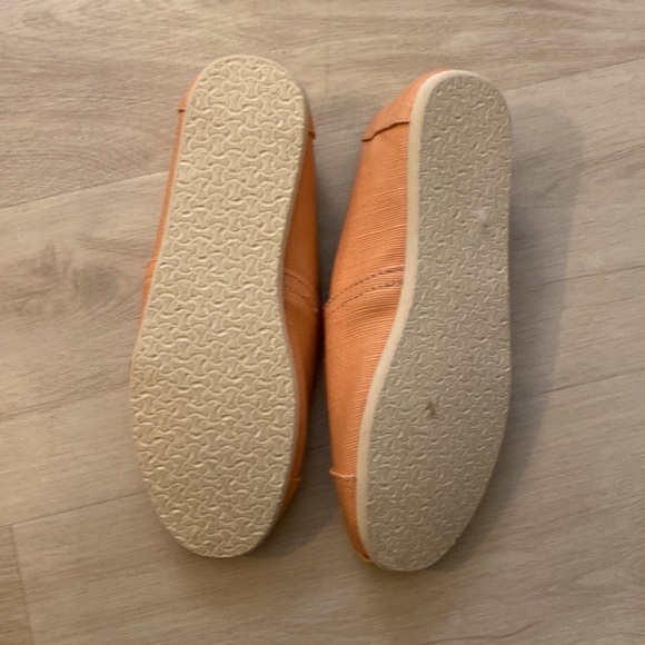 NWOT Toms Classic Orange Mist Canvas Slip-on Shoes, Size 8 #376 - Picture 6 of 9